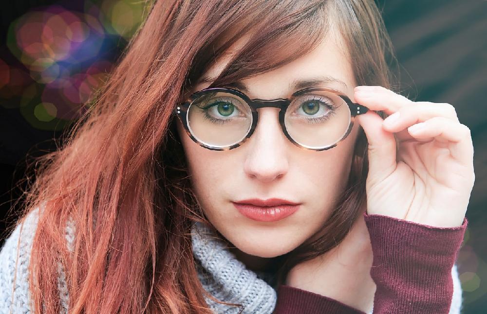 Okulary czy soczewki kontaktowe – co jest lepsze?